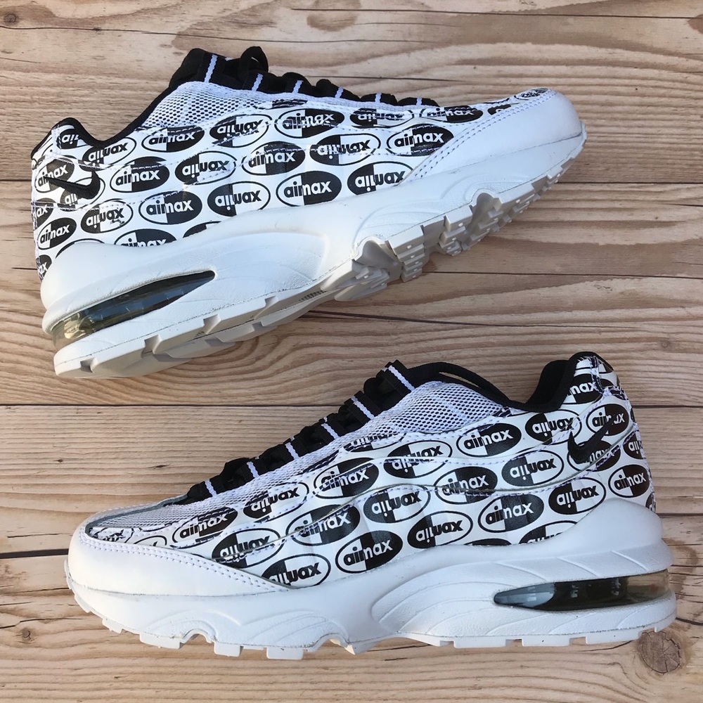 Nike Kids Black and White Air Max Patterned Sneakers wore twice great condition